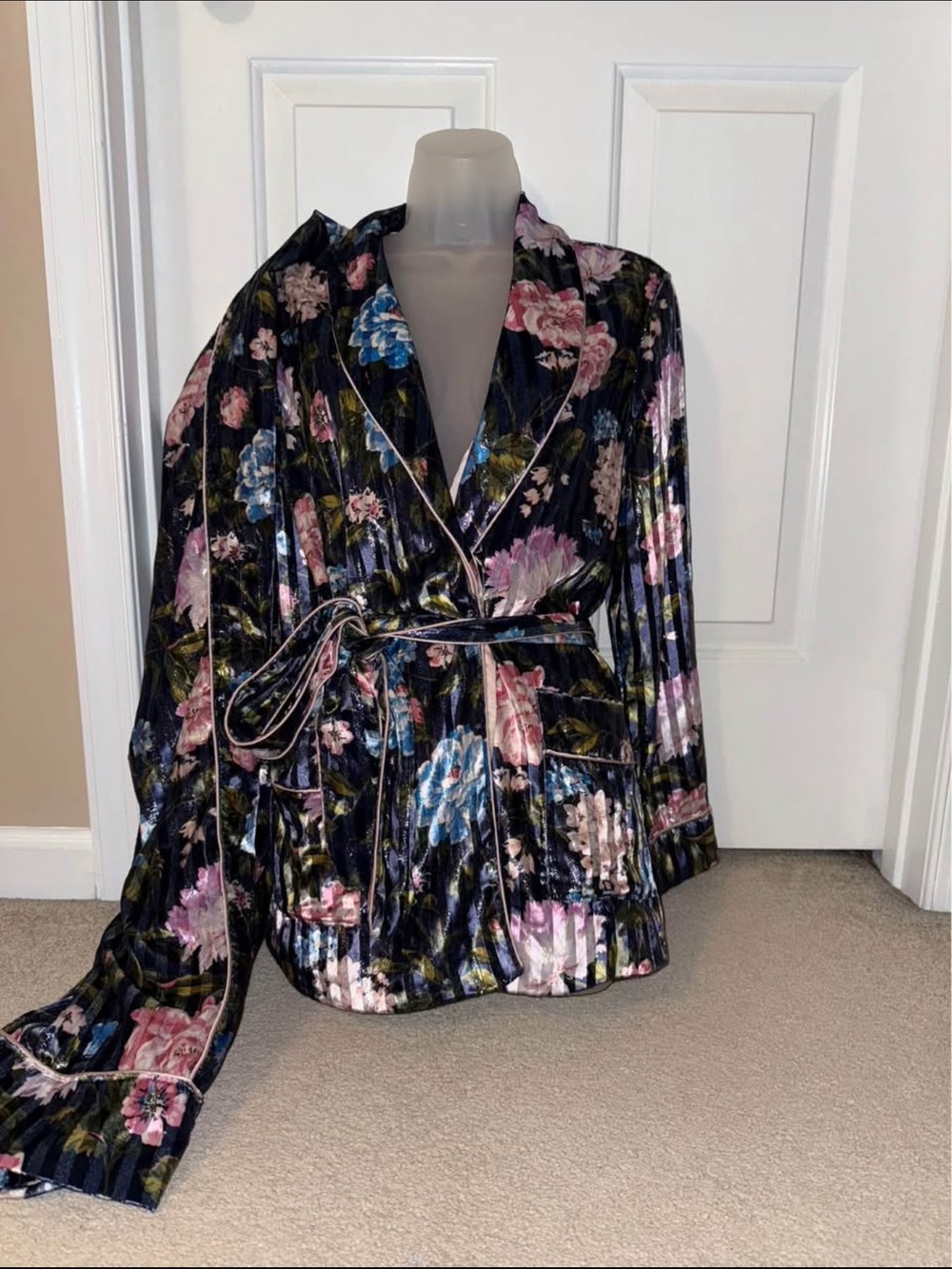 Victoria’s Secret Floral Velvet Wrap Pajama set Size S/M